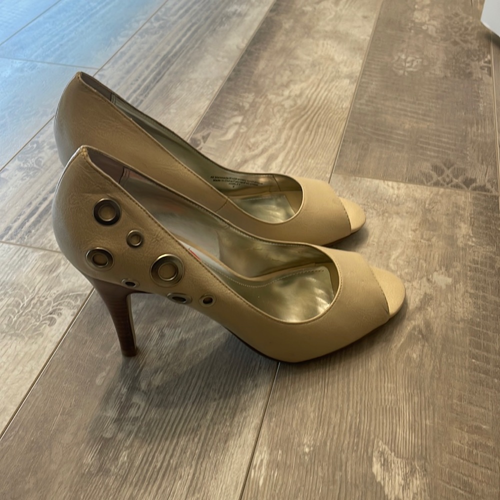 Style & Co Beige Heels with Silver Detailing